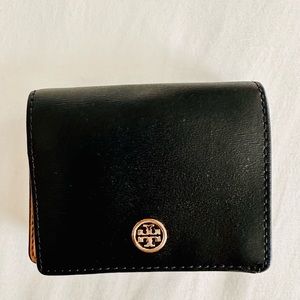 Tory Burch Compact Robinson Wallet with original tag